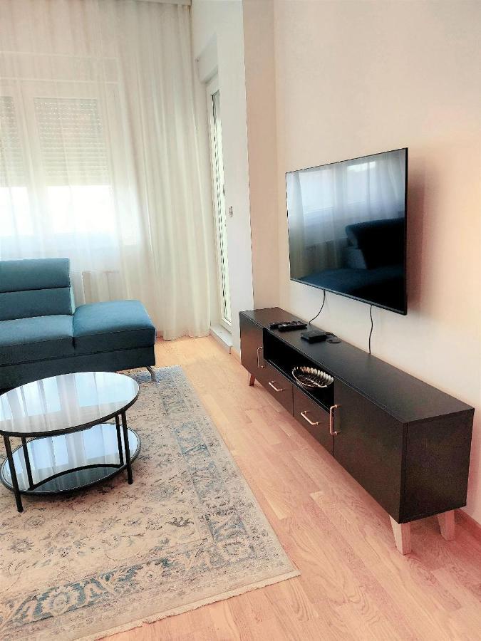 Kej Danube Lux Free Garage Appartement Novi Sad Buitenkant foto